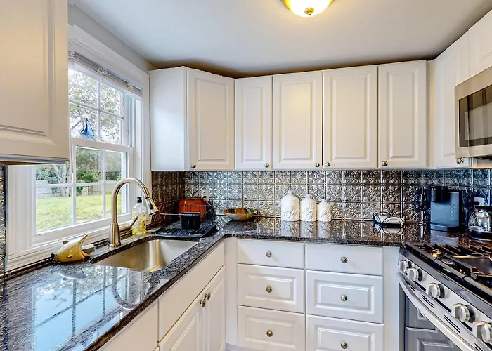 Ocean Breeze Cape Cottage West Yarmouth