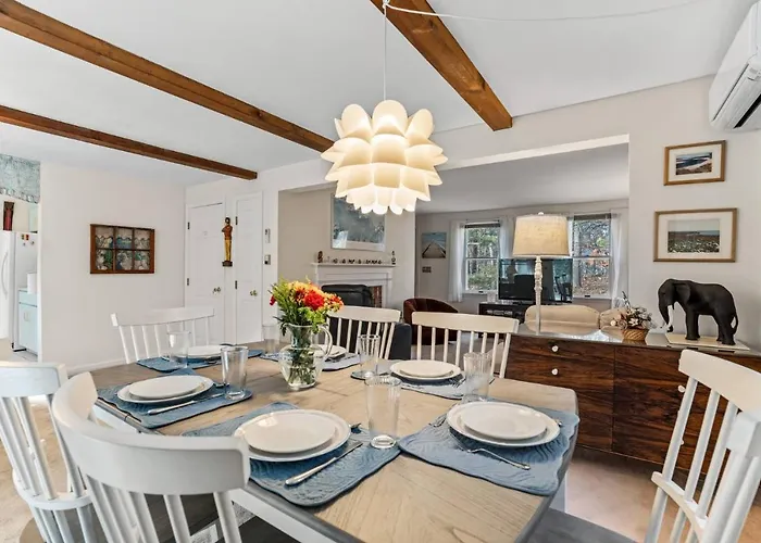 15 Wexford Ln, Eastham Villa
