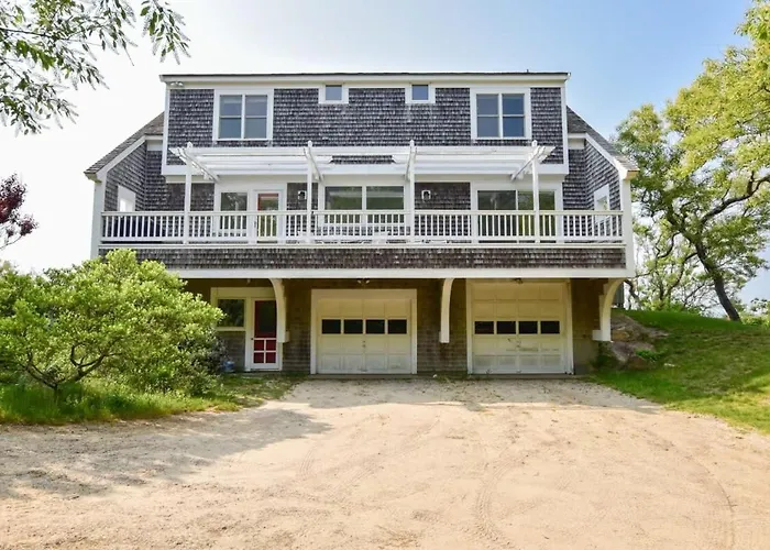 Water Views Private Beach & Huge Balcony Brewster