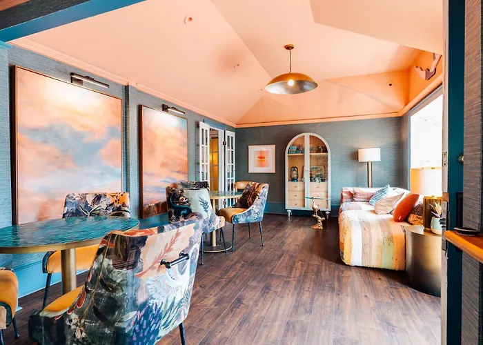 Bed & Breakfasts in Provincetown near Pilgrim Monument