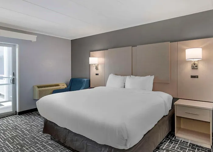 Comfort Inn Hyannis - Cape Cod