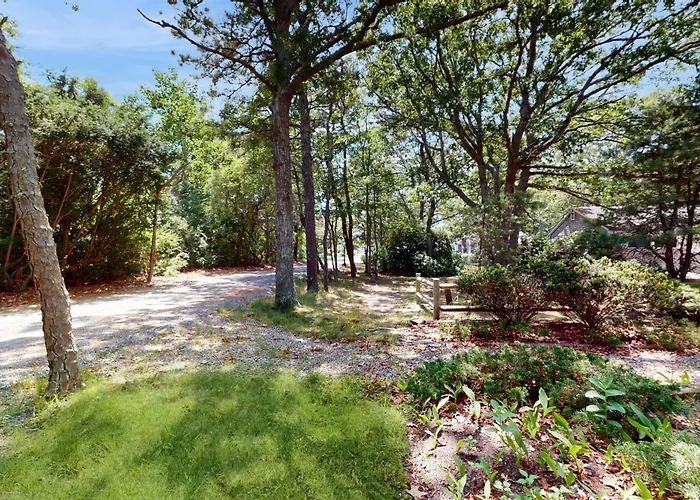 Secluded Cape Ranch Villa Yarmouth