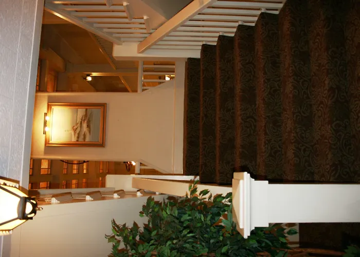 Bed & Breakfasts in Provincetown near Beech Forest