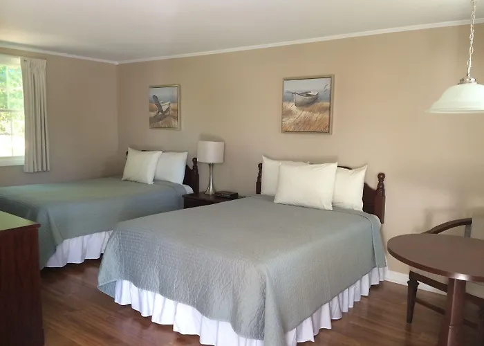 The Chatham Motel