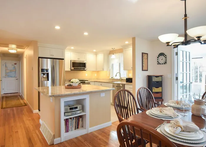 Spacious Home By Beach Dog Welcome Brewster